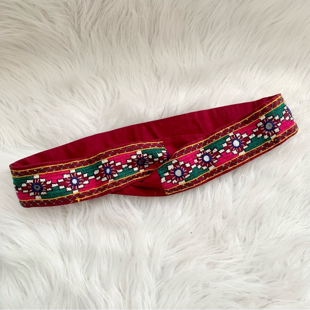 VINTAGE | Vijaya’s Red Embroidered Boho Cloth Belt Size Large - Picture 1 of 6